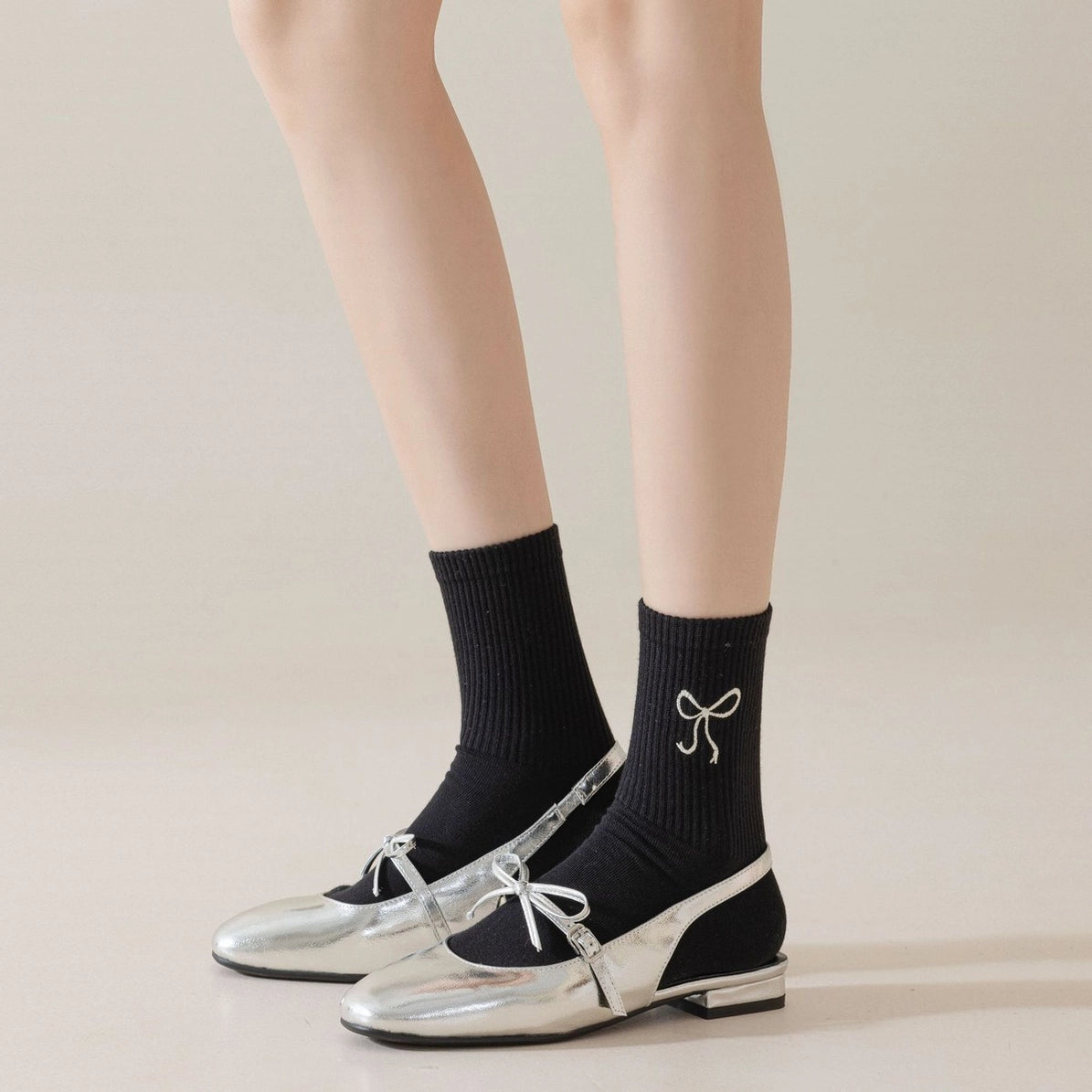 Women's Embroidered Bow Crew SOCKS